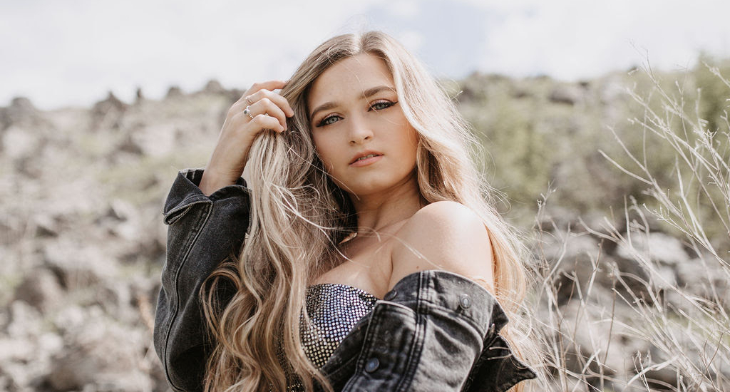 CMT’s Gracie Carol Talks Songwriting, Nashville, and EP “Day Dreams”