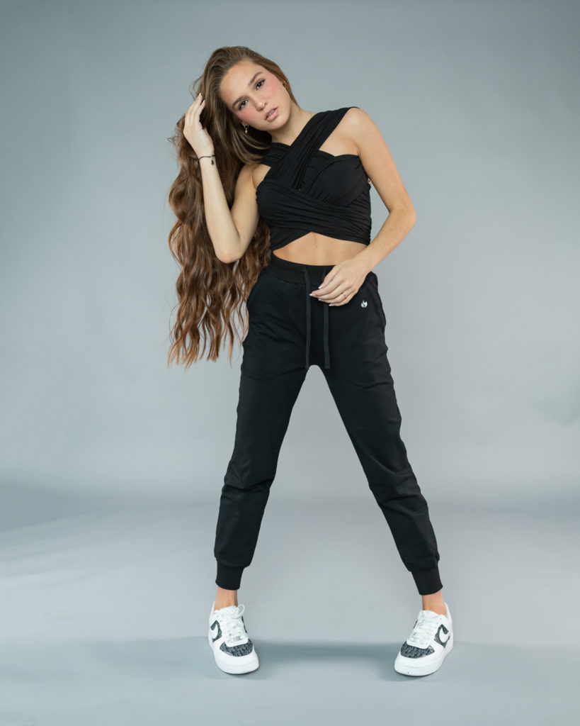 Dancer Amelie Ansett Talks Working With Justin Beiber, Growing Up In Florida, And ‘Chicken Girls’