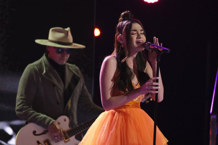 ‘The Voice’ Singer Hailey Mia On The Finale, Kelly Clarkson, And Her Rising Fanbase