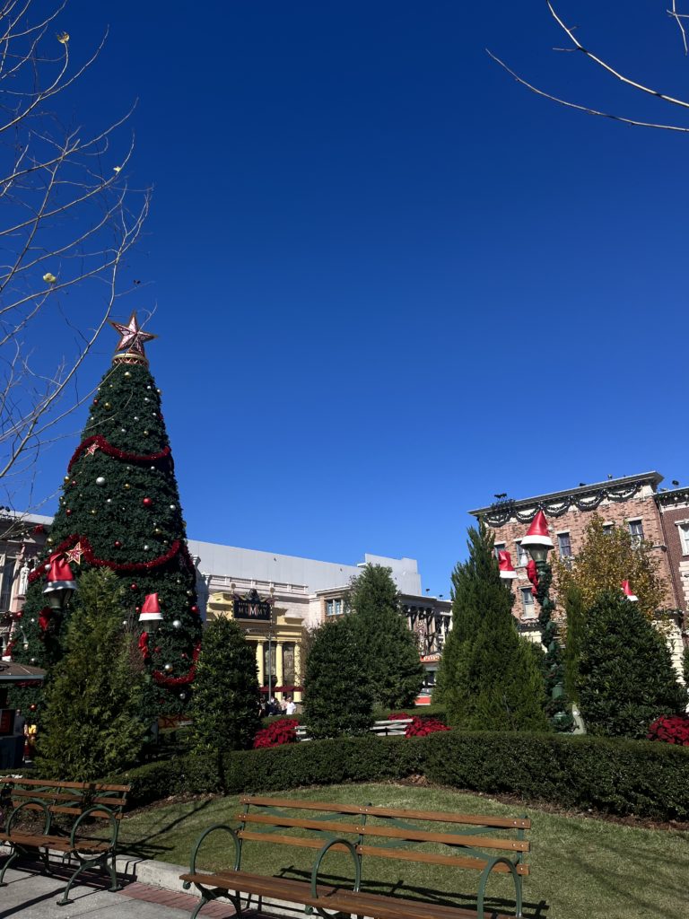 Must-See Photo Opps For Festive Photos At Universal Studios Florida + Islands Of Adventure