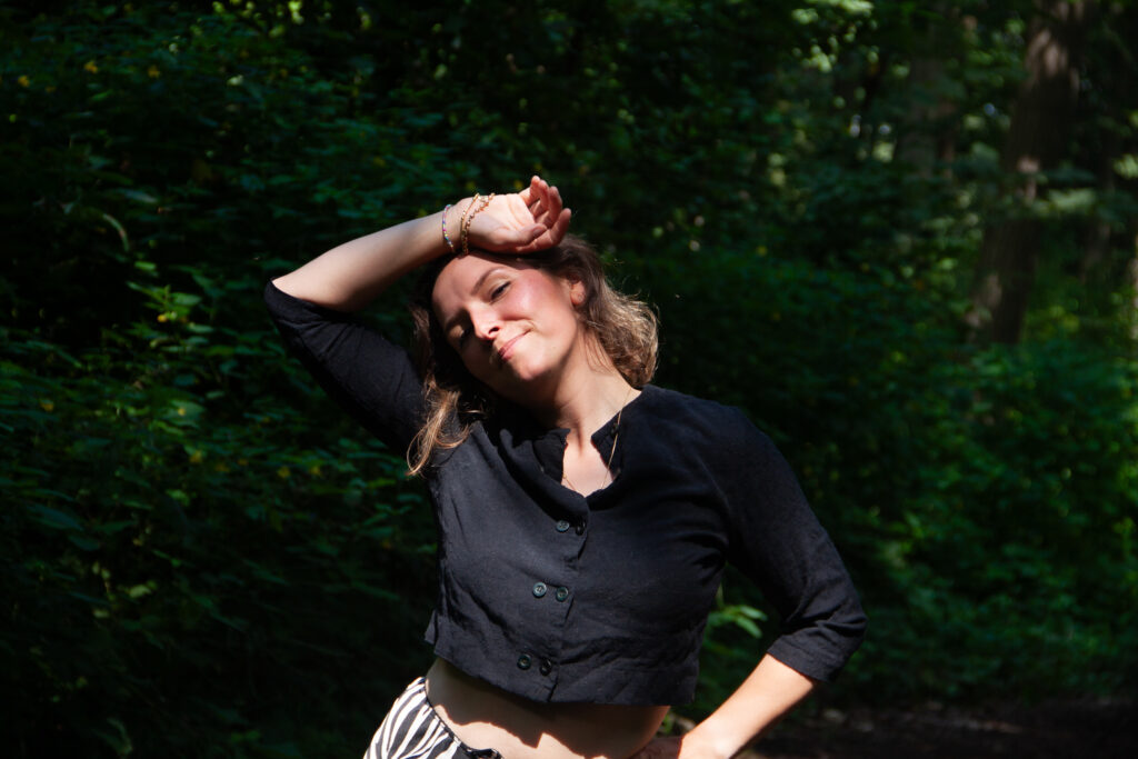 Edwina Van Kuyk Names Her Personal Favorite Song Off Of Dazzling New EP ‘Feels So Right’